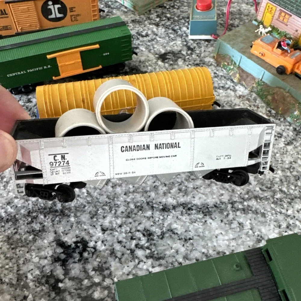 Vintage AHM Tempo HO Scale New York Central 6603 17 Trains Plus Extras See Pics‎